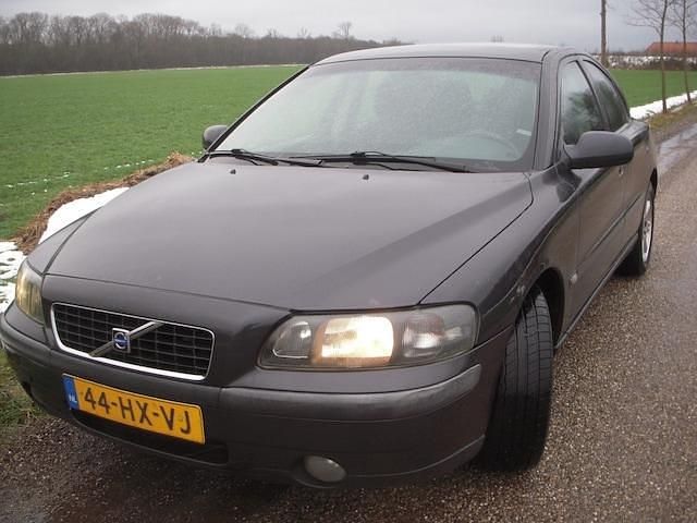 Occasion Volvo S60 140 PK (102 kW) 2002 Grijs Sedan