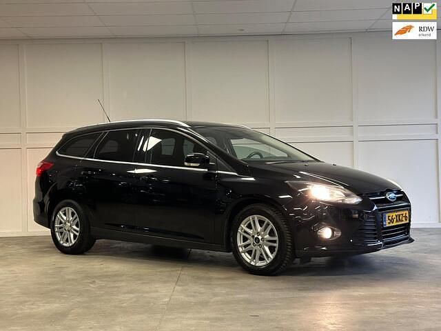 Zwart Gebruikt 2012 Ford Focus Titanium Stationwagen | € 3.450 - Afbeelding 1/4