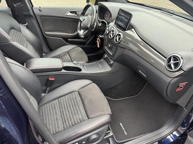 Occasion Mercedes B180 Ambition 122 PK (89 kW) 2017 Blauw MPV