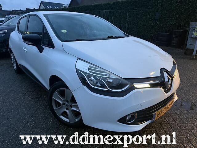 Wit Occasion 2015 Renault Clio IV Expression Hatchback | € 4.950 (Eerlijke prijs) - Afbeelding 1/4