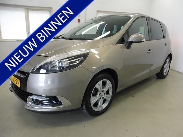Bruin Gebruikt 2012 Renault Scénic III Dynamique MPV | € 7.222 (Eerlijke prijs) - Afbeelding 1/4