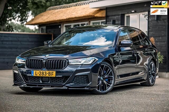 Zwart Gebruikt 2021 BMW 530 Executive Stationwagen | € 38.950 (Duur) - Afbeelding 1/4