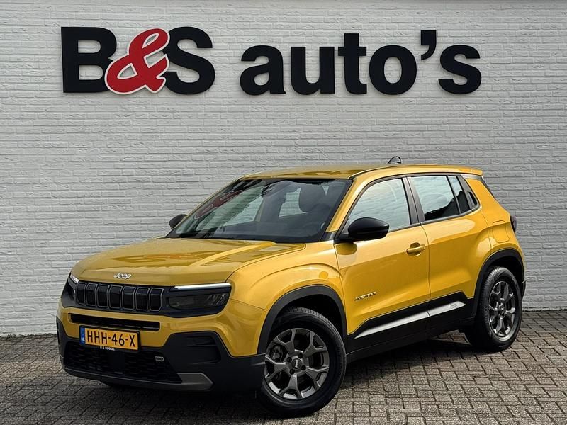 Geel, metallic lak Gebruikt 2024 Jeep Avenger Altitude SUV | € 24.700 (Eerlijke prijs) - Afbeelding 1/4