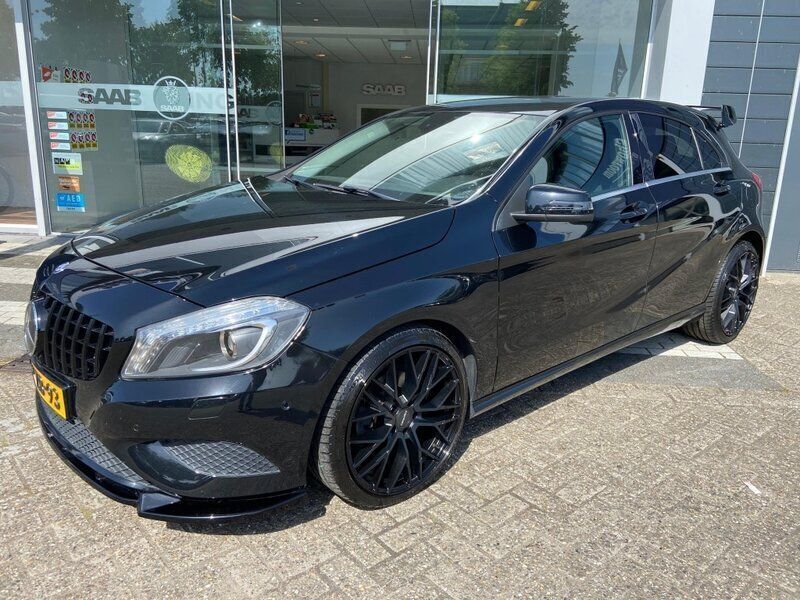 Zwart Gebruikt 2013 Mercedes A180 Ambition Hatchback | € 12.950 (Eerlijke prijs) - Afbeelding 1/4