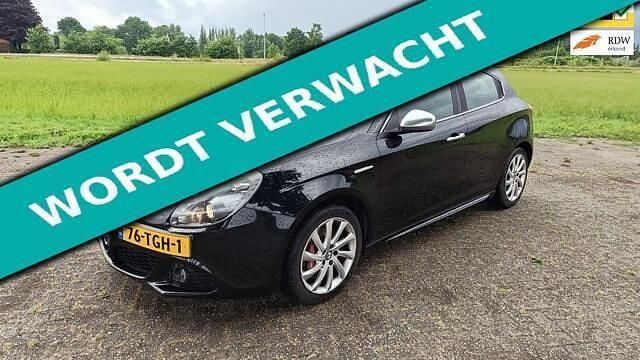 Zwart Gebruikt 2012 Alfa Romeo Giulietta Distinctive Hatchback | € 6.245 (Eerlijke prijs) - Afbeelding 1/4