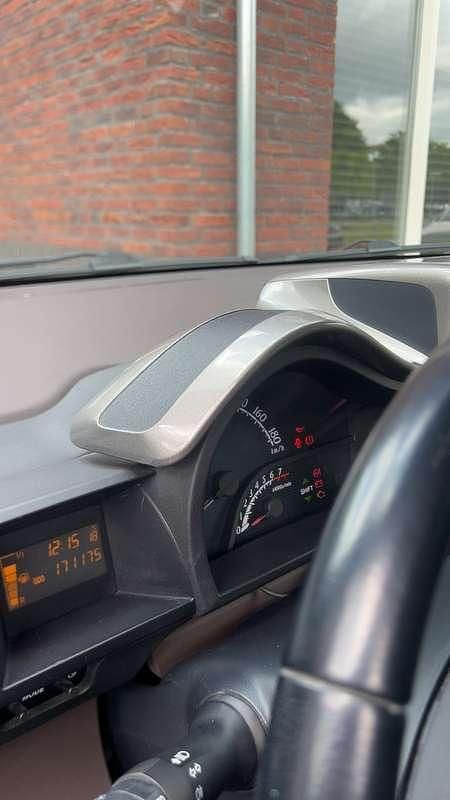 Zwart Gebruikt 2010 Toyota iQ Hatchback | € 3.500 (Eerlijke prijs) - Afbeelding 1/4