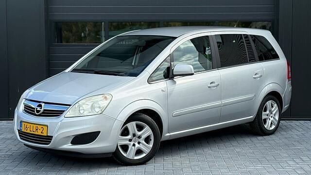 Grijs Gebruikt 2010 Opel Zafira Edition MPV | € 2.995 (Goede deal) - Afbeelding 1/4