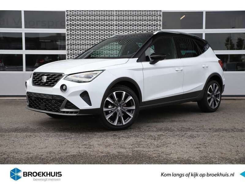 Wit Nieuw 2025 Seat Arona FR SUV | € 27.900 (Duur) - Afbeelding 1/4