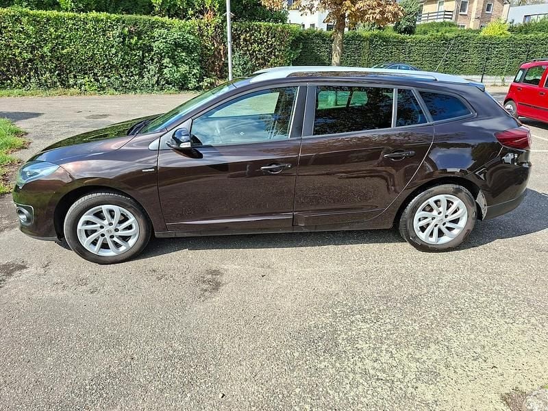 Occasion Renault Mégane GrandTour LIMITED 2015 Bruin Stationwagen