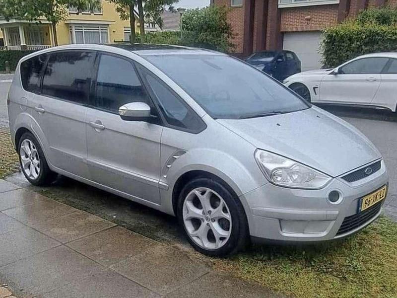 Zilver Gebruikt 2007 Ford S-MAX S MPV | € 7.950 - Afbeelding 1/1