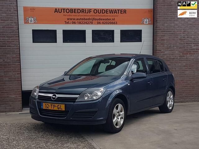 Grijs Gebruikt 2006 Opel Astra Edition Hatchback | € 1.499 (Eerlijke prijs) - Afbeelding 1/4