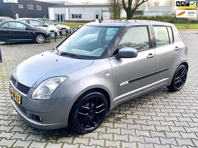 Grijs Gebruikt 2006 Suzuki Swift Exclusive Hatchback | € 2.799 (Eerlijke prijs) - Afbeelding 1/4