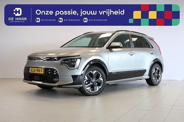 Grijs Gebruikt 2024 Kia e-Niro SUV | € 32.400 (Super prijs) - Afbeelding 1/4
