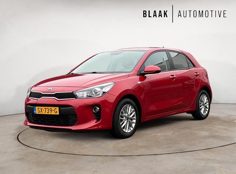 Rood Gebruikt 2018 Kia Rio Comfort Hatchback | € 13.595 (Eerlijke prijs) - Afbeelding 1/4