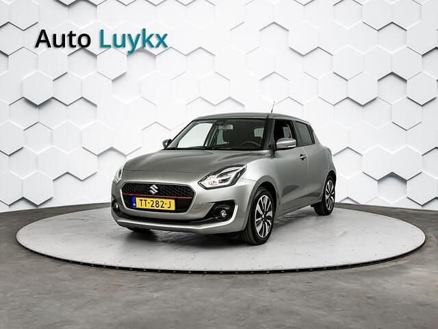 Grijs Occasion 2018 Suzuki Swift Hatchback | € 11.940 (Eerlijke prijs) - Afbeelding 1/4