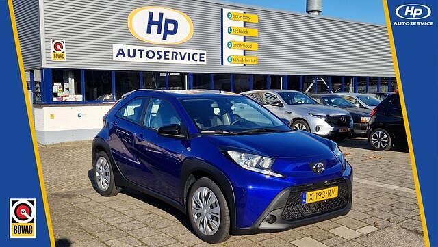 Blauw Gebruikt 2024 Toyota Aygo X Play SUV | € 17.500 - Afbeelding 1/4