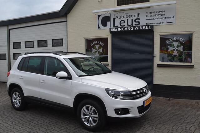 Wit Gebruikt 2012 VW Tiguan Comfortline SUV | € 8.450 (Eerlijke prijs) - Afbeelding 1/4