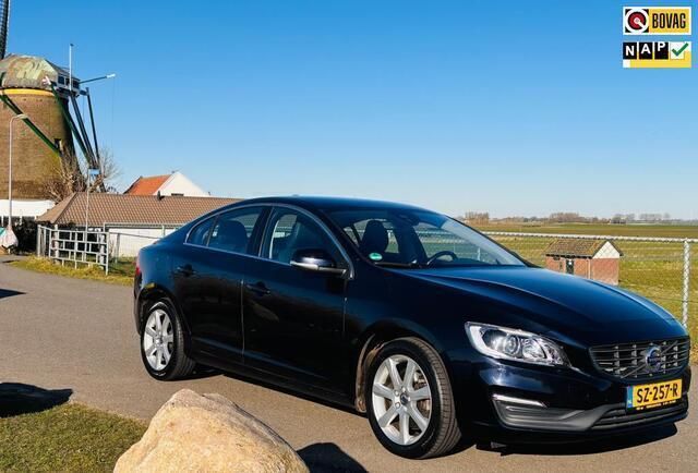 Blauw Gebruikt 2018 Volvo S60 Sedan | € 17.450 (Eerlijke prijs) - Afbeelding 1/4