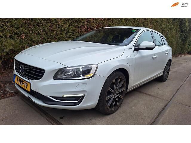 Wit Occasion 2014 Volvo V60 Summum Stationwagen | € 4.600 - Afbeelding 1/4