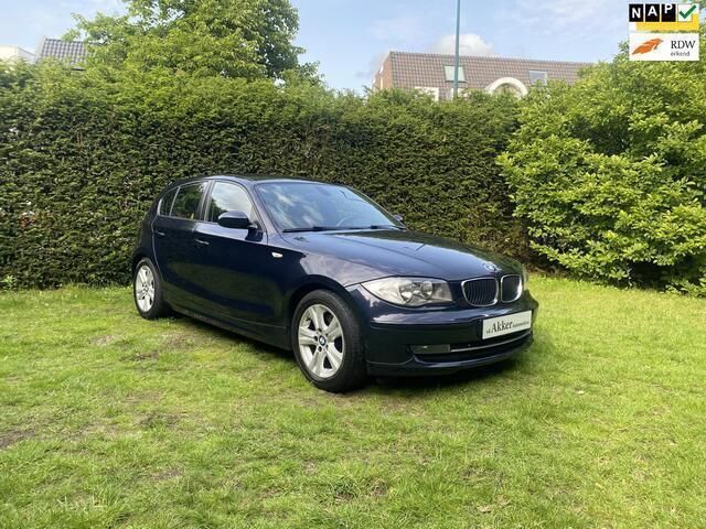 Blauw, metallic lak Gebruikt 2007 BMW 118 Hatchback | € 3.999 (Iets duurder) - Afbeelding 1/4