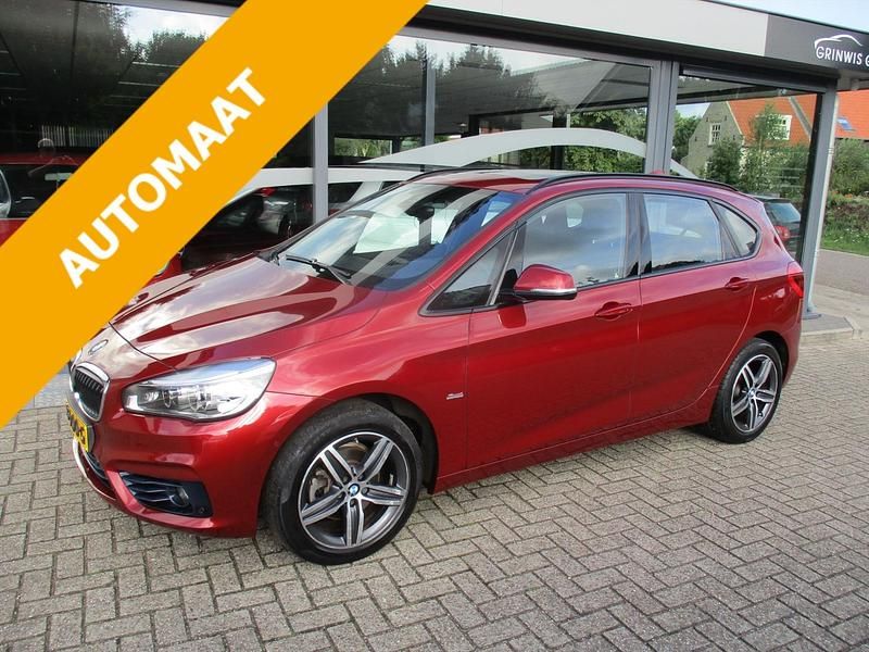 Rood Gebruikt 2018 BMW 218 Executive Stationwagen | € 16.750 (Goede deal) - Afbeelding 1/4
