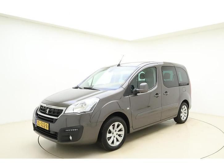 Occasion Peugeot Partner Tepee Active 110 PK (80 kW) 2017 Grijs MPV
