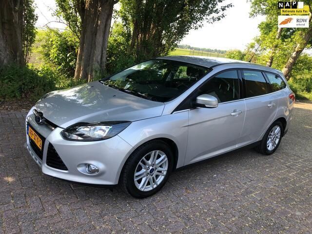 Grijs Gebruikt 2013 Ford Focus Titanium Stationwagen | € 8.199 (Eerlijke prijs) - Afbeelding 1/4