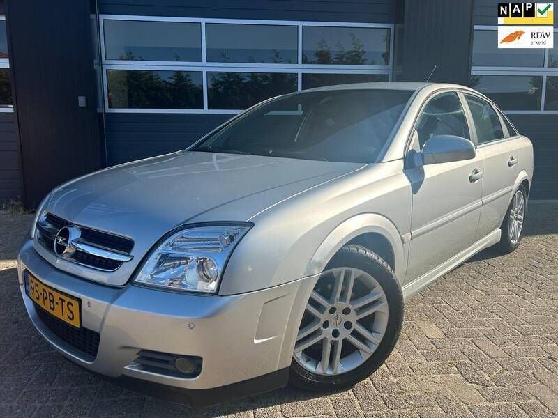 Grijs Gebruikt 2004 Opel Vectra Elegance Hatchback | € 2.899 (Eerlijke prijs) - Afbeelding 1/4