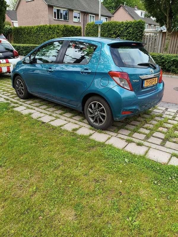 Occasion Toyota Yaris 69 PK (50 kW) 2011 Groen Hatchback