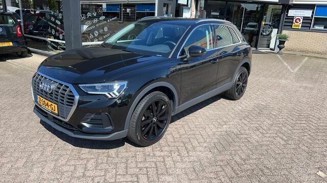 Zwart Gebruikt 2022 Audi Q3 Advanced SUV | € 44.999 - Afbeelding 1/4