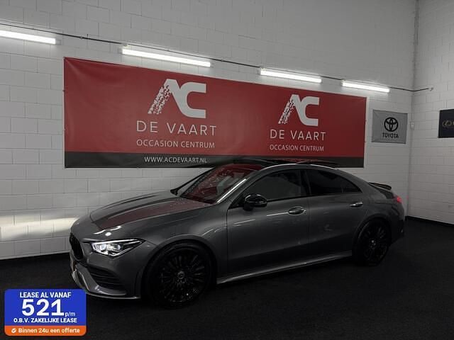 Grijs Gebruikt 2021 Mercedes CLA200 AMG Sedan | € 32.500 (Eerlijke prijs) - Afbeelding 1/4