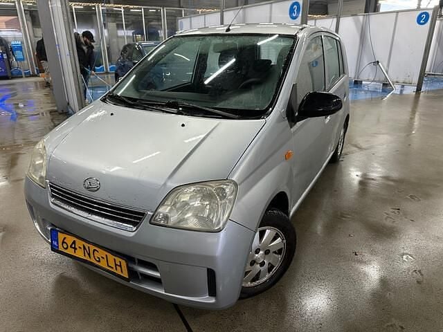 Grijs Occasion 2003 Daihatsu Cuore Hatchback | € 999 (Goede deal) - Afbeelding 1/4
