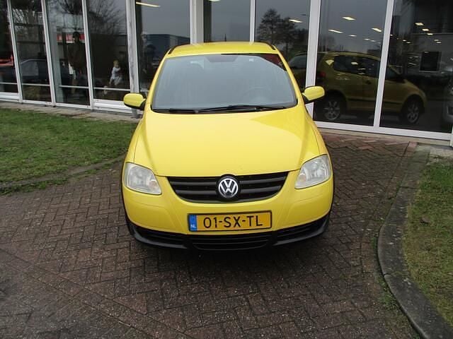 Occasion VW Fox Trendline 54 PK (39 kW) 2006 Geel Hatchback