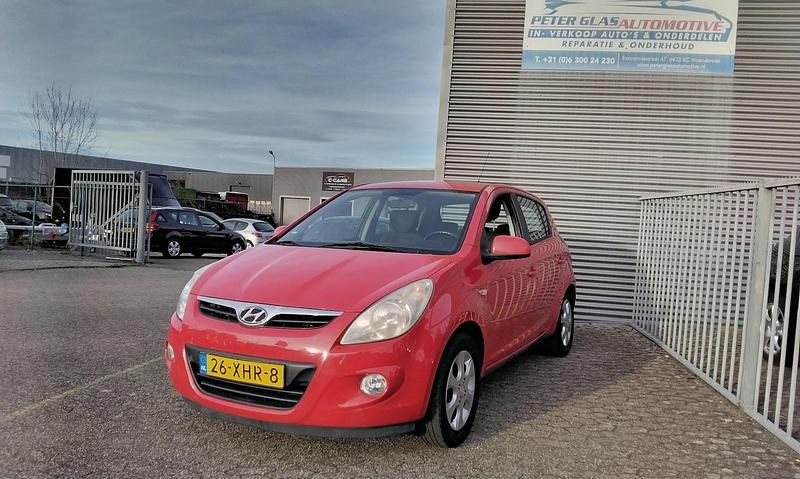 Rood Gebruikt 2009 Hyundai i20 Hatchback | € 1.999 (Super prijs) - Afbeelding 1/4