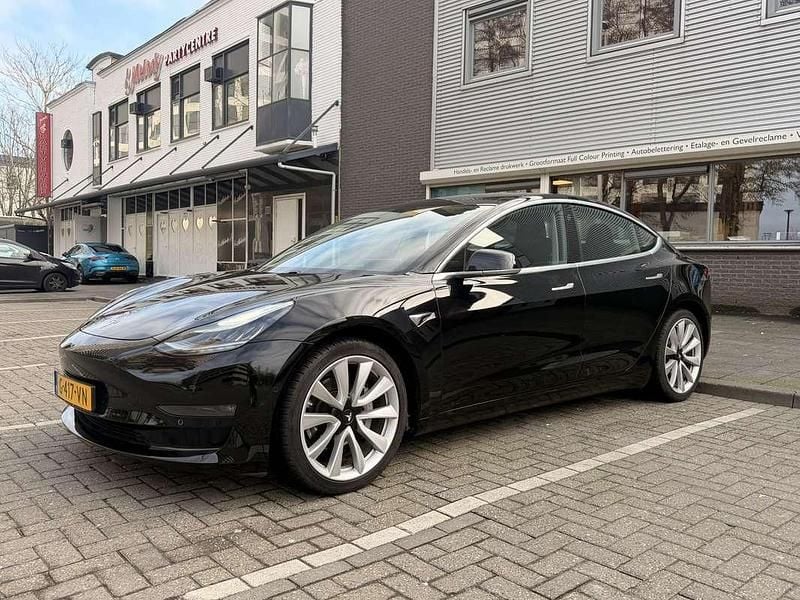 Zwart Occasion 2019 Tesla Model 3 Long Range AWD Sedan | € 23.900 (Eerlijke prijs) - Afbeelding 1/4