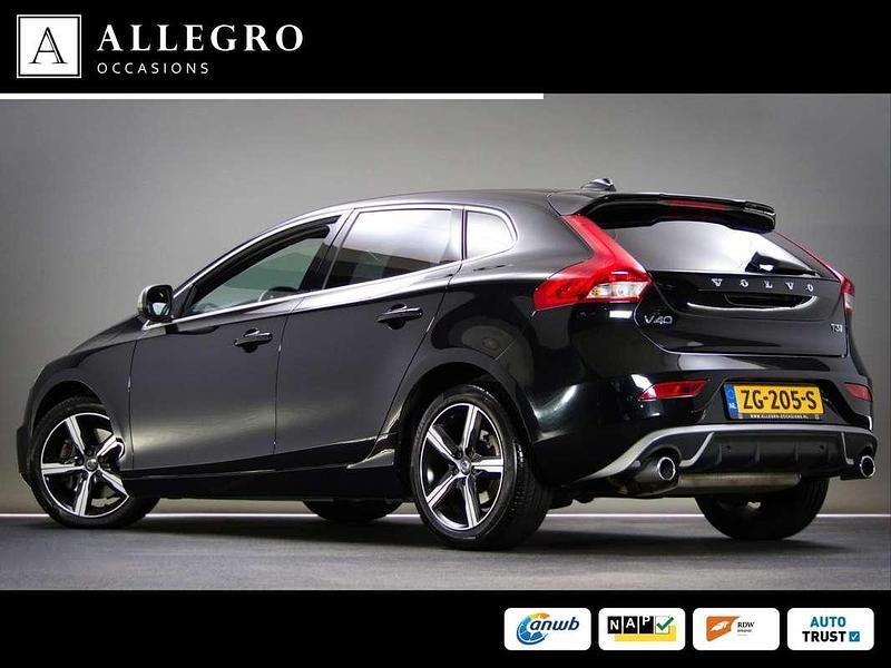 Occasion Volvo V40 153 PK (112 kW) 2019 Zwart (metallic) Hatchback