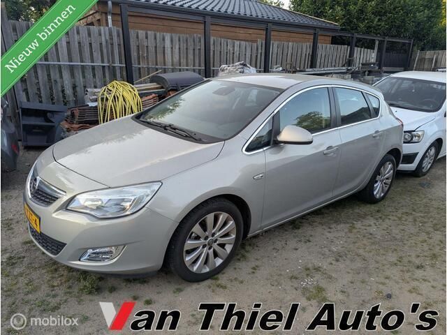 Beige Gebruikt 2010 Opel Astra Cosmo Hatchback | € 4.750 (Eerlijke prijs) - Afbeelding 1/1