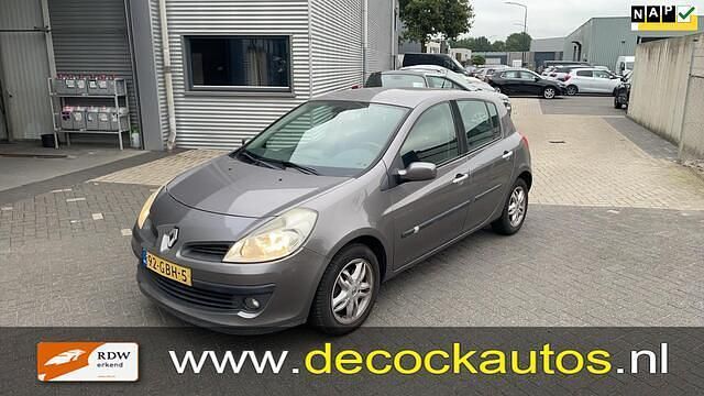 Grijs Gebruikt 2008 Renault Clio II Dynamique Hatchback | € 2.440 (Eerlijke prijs) - Afbeelding 1/4
