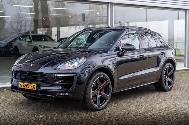Zwart (metallic) Gebruikt 2015 Porsche Macan Turbo SUV | € 35.950 (Eerlijke prijs) - Afbeelding 1/4