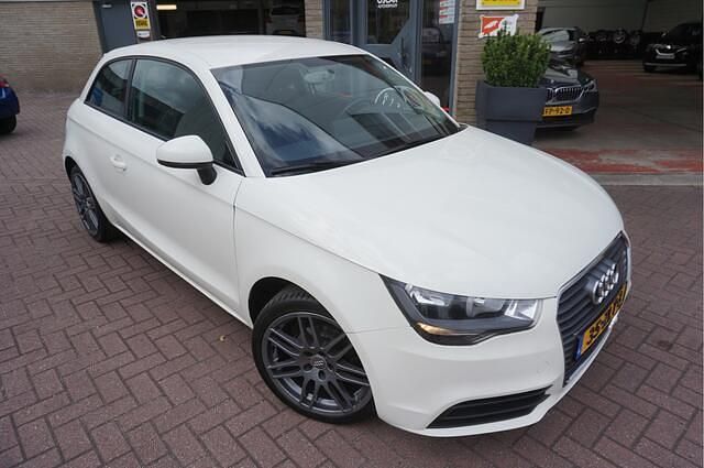 Wit Gebruikt 2013 Audi A1 Hatchback | € 8.445 (Iets duurder) - Afbeelding 1/4