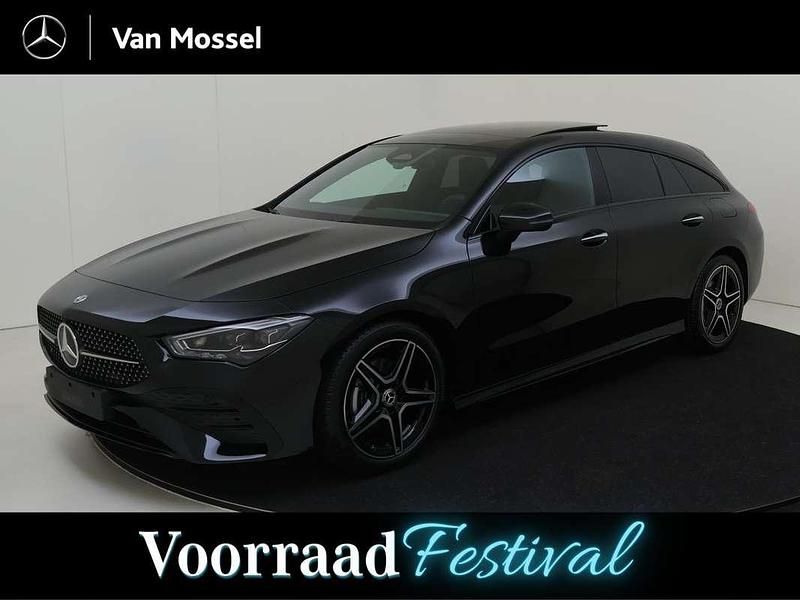 Zwart Nieuw 2025 Mercedes CLA180 Shooting Brake AMG Stationwagen | € 49.995 - Afbeelding 1/4