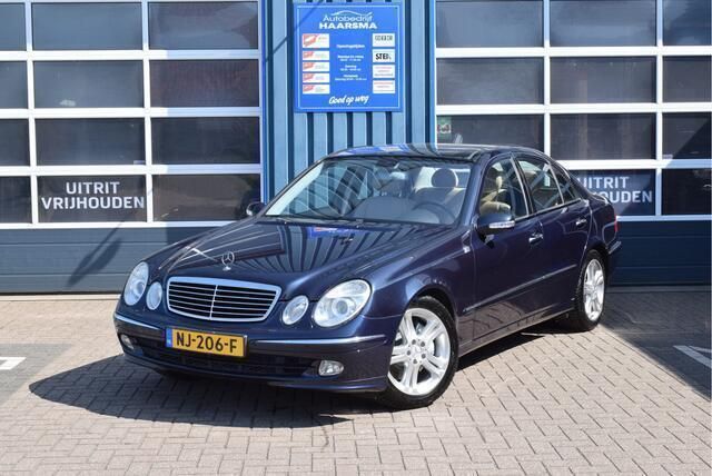 Blauw Gebruikt 2002 Mercedes E500 Avantgarde Sedan | € 11.650 (Eerlijke prijs) - Afbeelding 1/4