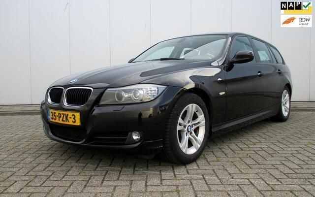 Zwart Gebruikt 2011 BMW 320 Efficient Dynamics Stationwagen | € 8.250 (Iets duurder) - Afbeelding 1/4