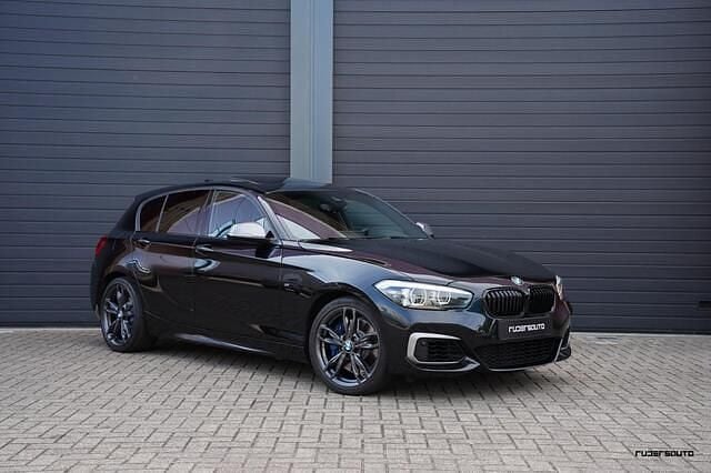 Zwart Gebruikt 2019 BMW M140 M Sport Hatchback | € 41.500 (Eerlijke prijs) - Afbeelding 1/4