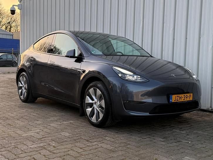 Occasion Tesla Model Y 336 kW (457 PK) 2022 Grijs (metallic) SUV