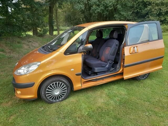 Occasion Peugeot 1007 75 PK (55 kW) 2007 Oranje MPV