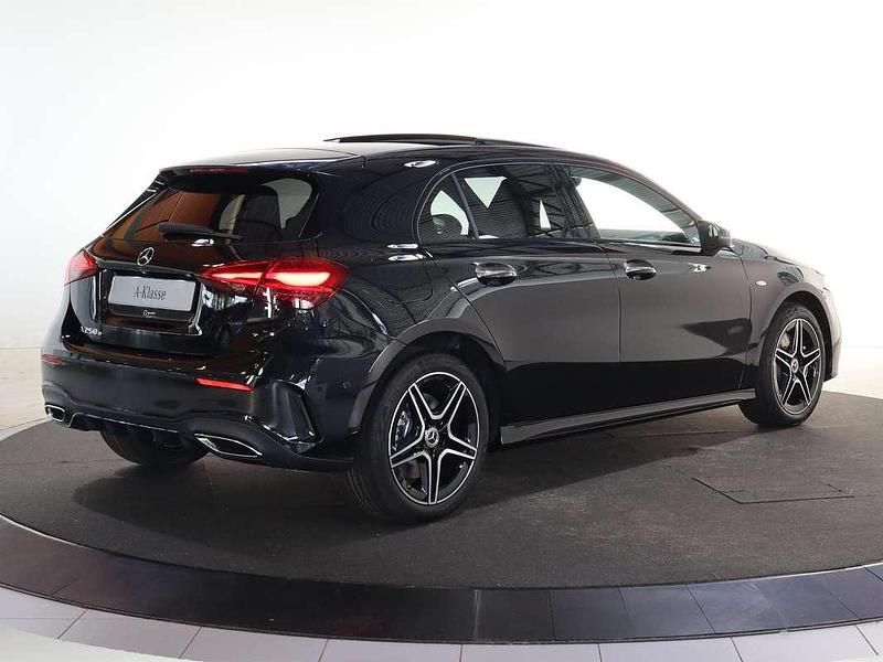 Occasion Mercedes A250 Business 163 PK (119 kW) 2025 Zwart Hatchback