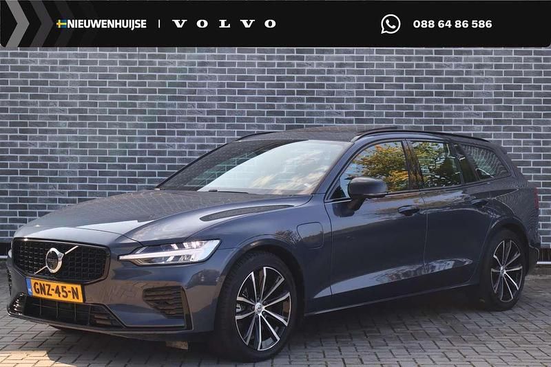 Blauw Occasion 2024 Volvo V60 Plus Stationwagen | € 39.899 (Super prijs) - Afbeelding 1/4