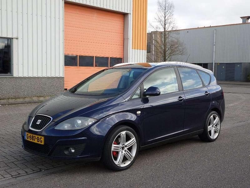 Blauw, metallic lak Gebruikt 2011 Seat Altea XL MPV | € 6.250 (Iets duurder) - Afbeelding 1/4