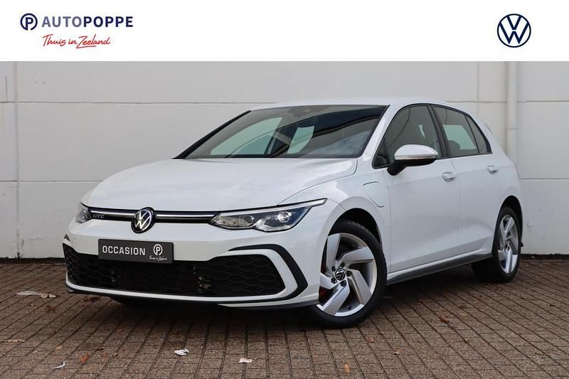 Hatchback Gebruikt 2021 VW Golf VIII GTE Hatchback | € 25.950 (Eerlijke prijs) - Afbeelding 1/4